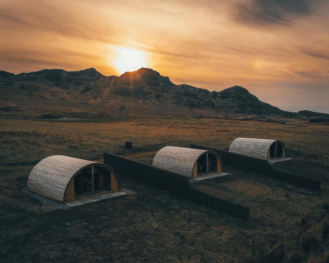 Volcano Cabins Acharacle Exterior photo